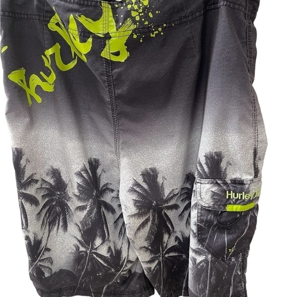 Hurley size 34 Recycled Polyester men’s Board Shorts with pocket and palm trees - Picture 4 of 8
